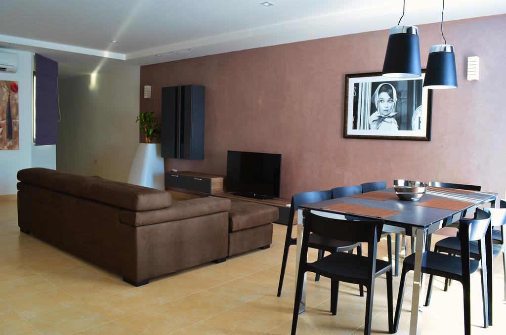 Hepburn Holiday Apartment Birżebbuġa Exterior foto